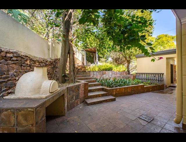 4 BEDROOM HOUSE FOR SALE IN WATERKLOOF RIDGE